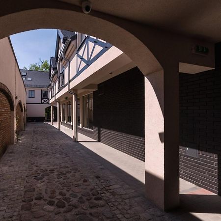 Gosciniec Kasztel U Gostla Hotel Murowana Goślina Buitenkant foto
