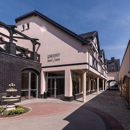 Gosciniec Kasztel U Gostla Hotel Murowana Goślina Buitenkant foto