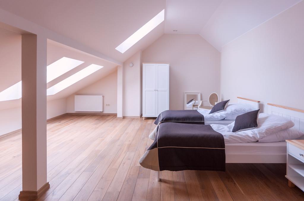 Gosciniec Kasztel U Gostla Hotel Murowana Goślina Kamer foto